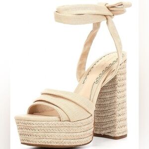 Gianni Bini Beige Lace Up Ankle Strap Platform Heels Size 9.5